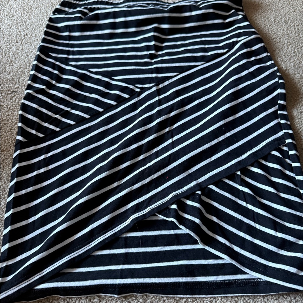 SHEIN Black and White Asymmetrical Striped Skirt